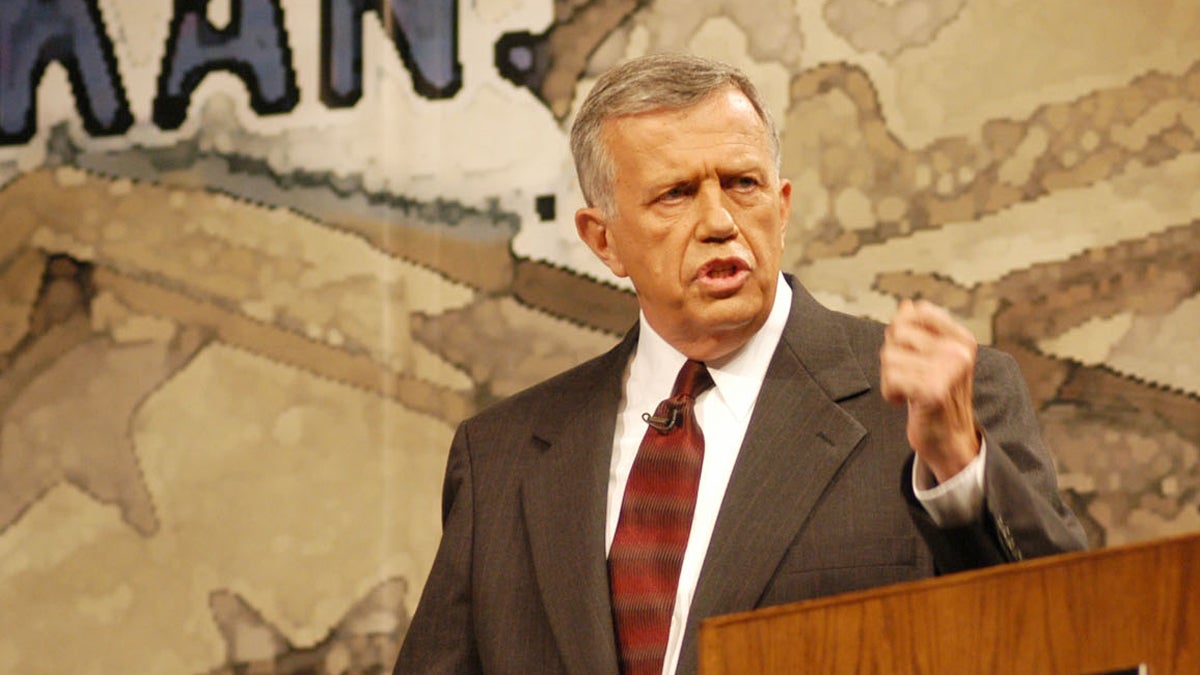 Jay Dickey is shown in 2002 during his run for the Arkansas 4th District seat in the U.S. House of Representatives. (AP Photo/Spencer Tirey) 