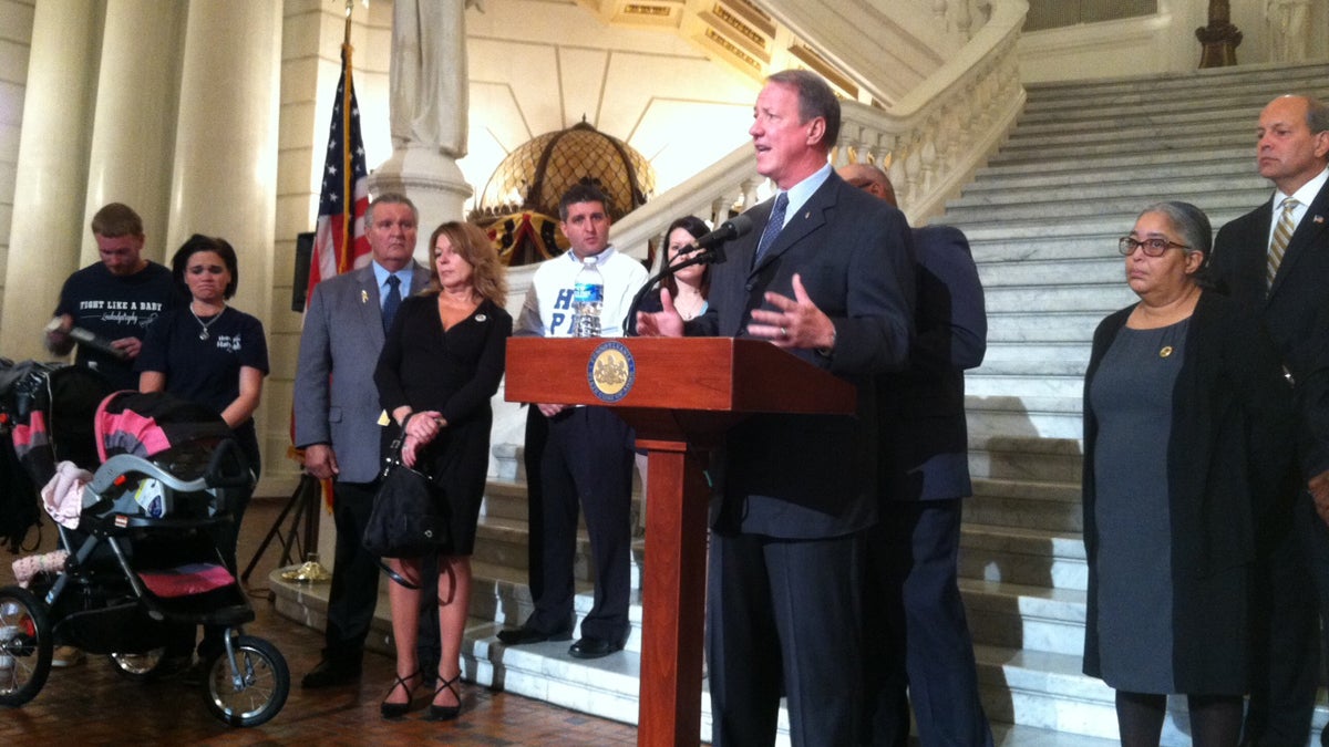  Jim Kelly, of NFL Buffalo Bills fame, speaks about the importance of increasing mandated disease testing in Pa. on Monday. (Mary Wilson/for NewsWorks) 