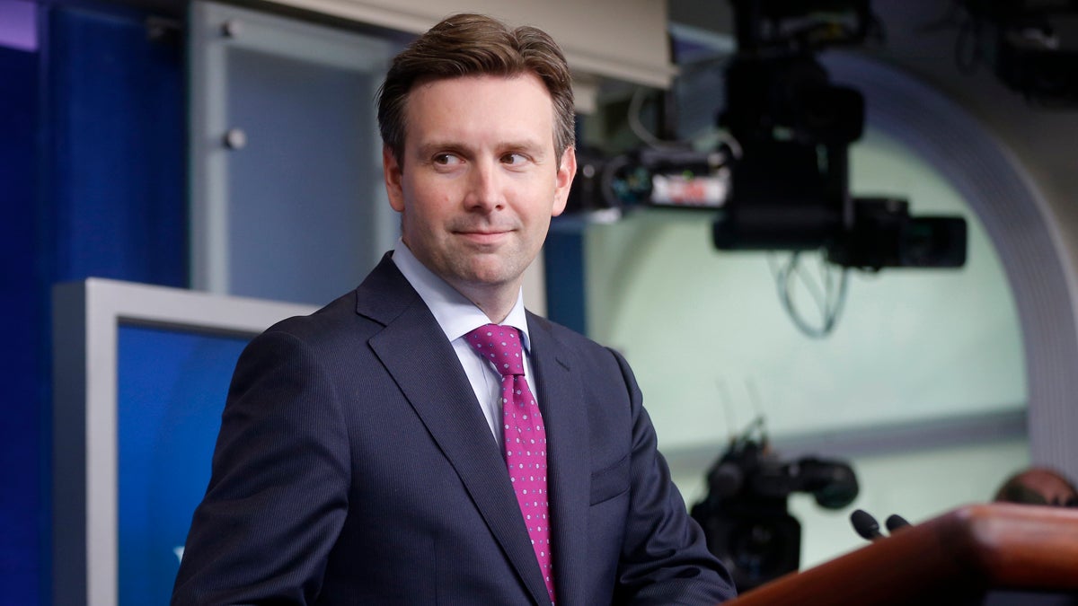  White House press secretary Josh Earnest is shown taking the podium for a daily press briefing at the White House. (AP Photo/Charles Dharapak, file) 