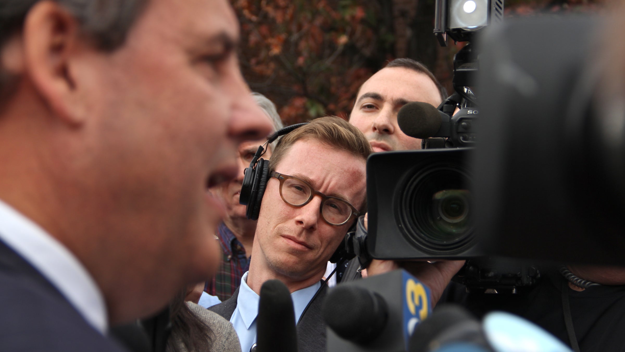  Matt Katz, author of American Governor, covers a Chris Christie press event in Camden.(Emma Lee/WHYY) 