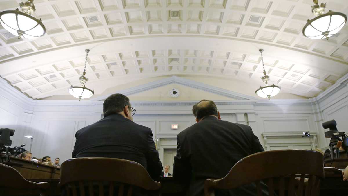  David Wildstein, left, looks on during a Bridgegate hearing on Jan. 9, 2014, at the Statehouse in Trenton. (Mel Evans/AP Photo, file) 