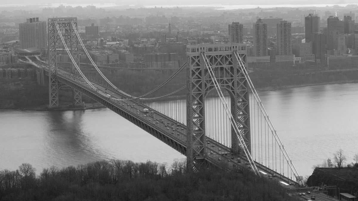 The George Washington Bridge connects New York City