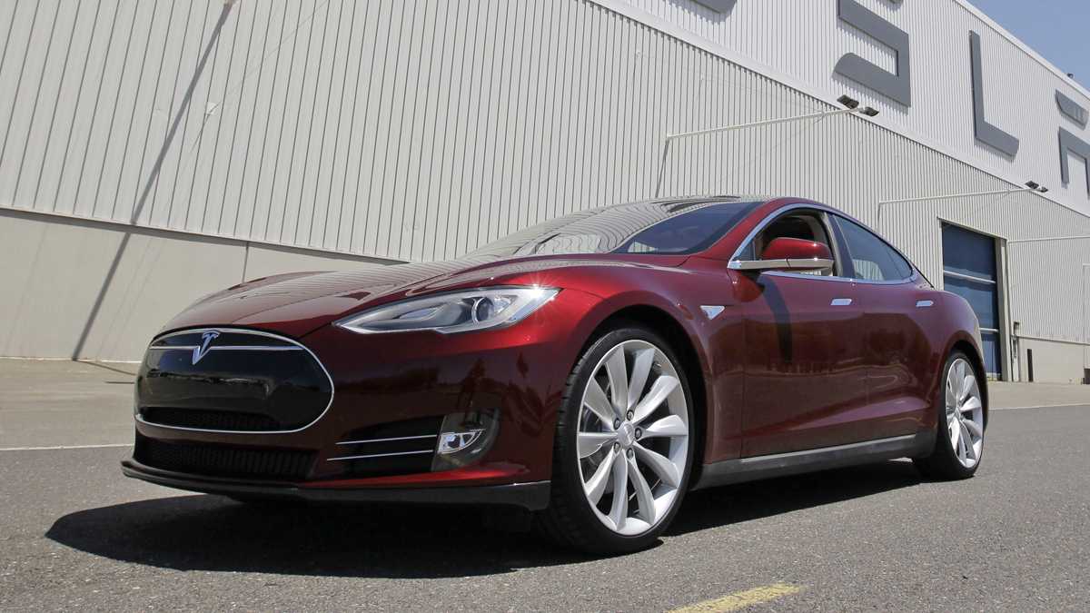  A Tesla Model S outside the Tesla factory in Fremont, Calif. (AP Photo/Paul Sakuma, File) 