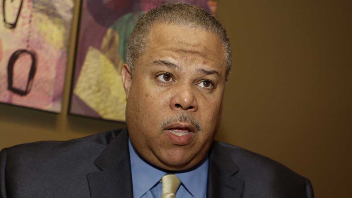  Sen. Anthony Williams, D-Philadelphia, says there should be no room on the bench for Justice Michael Eakin, who apologized for 'any insensitive content' earlier this month. (NewsWorks file photo) 