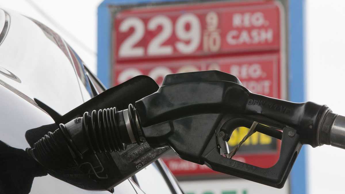  Gas is pumped into a car at the Eastcoast filling station last week in Pennsauken, New Jersey. (Matt Rourke/AP Photo)  