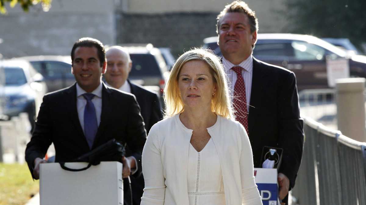 N.J. Gov. Chris Christie's former Deputy Chief of Staff Bridget Anne Kelly (center) is shown arriving at at Martin Luther King Jr. Courthouse. (Mel Evans/AP Photo)