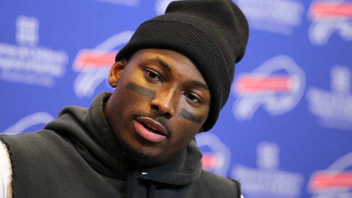 Former Eagles running back LeSean McCoy won't face any criminal charges for his part in a fight at a members-only club that left two off-duty police officers hospitalized. (Bill Wippert/AP Photo