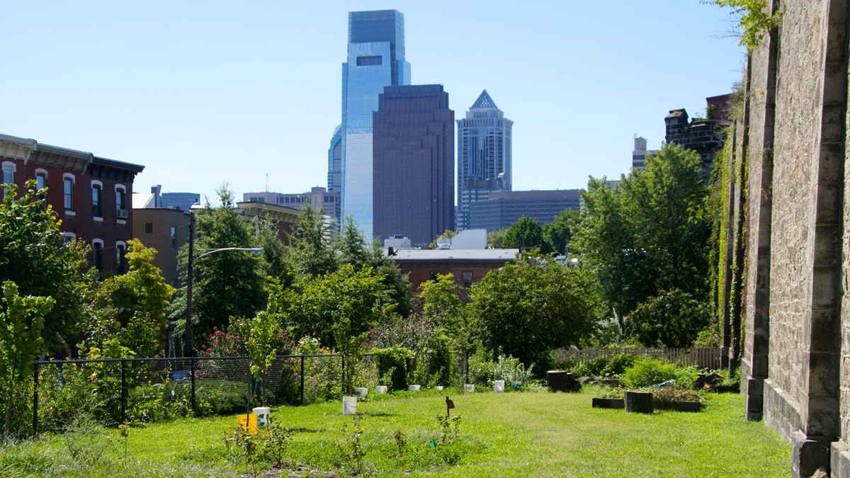  This stretch of green along the Corinthian Avenue side of Eastern State Penitentiary has since been developed into a park called Corinthian Gardens. (Nathaniel Hamilton/for NewsWorks, file) 