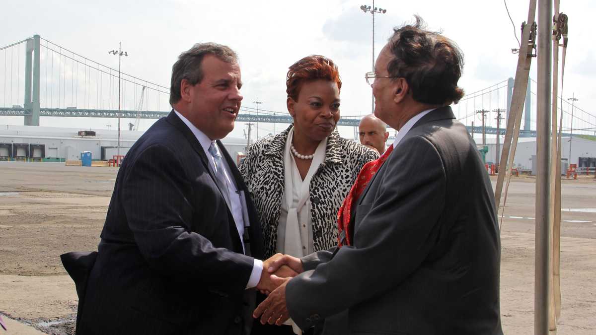  Gov. Chris Christie and Camden Mayor Dana Redd greet Krishna Singh, president of Holtech, who says he will bring jobs to Camden in exchange for up to $260 million in tax incentives. (Emma Lee/WHYY)  
