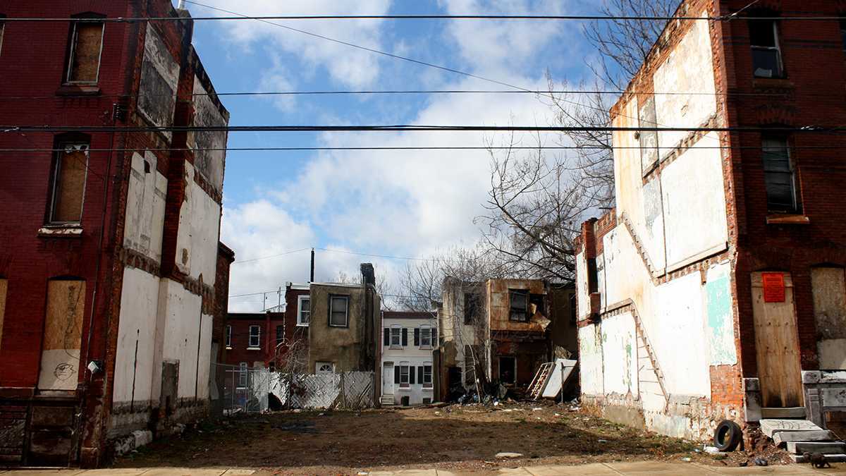 Vacant lots are shown on the 2100 block of North 9th Street in Philadelphia. (Jared Brey/PlanPhilly