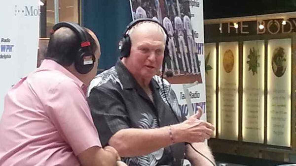  Charlie Manuel did his last broadcast for WPHT in the Liberty Place rotunda. (Tom MacDonald/WHYY) 