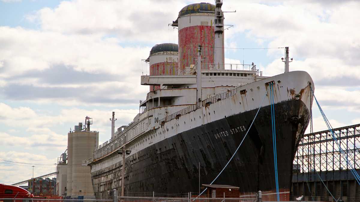 The SS United States at dock in the Delaware River in Philadelphia (Emma Lee/WHYY)
