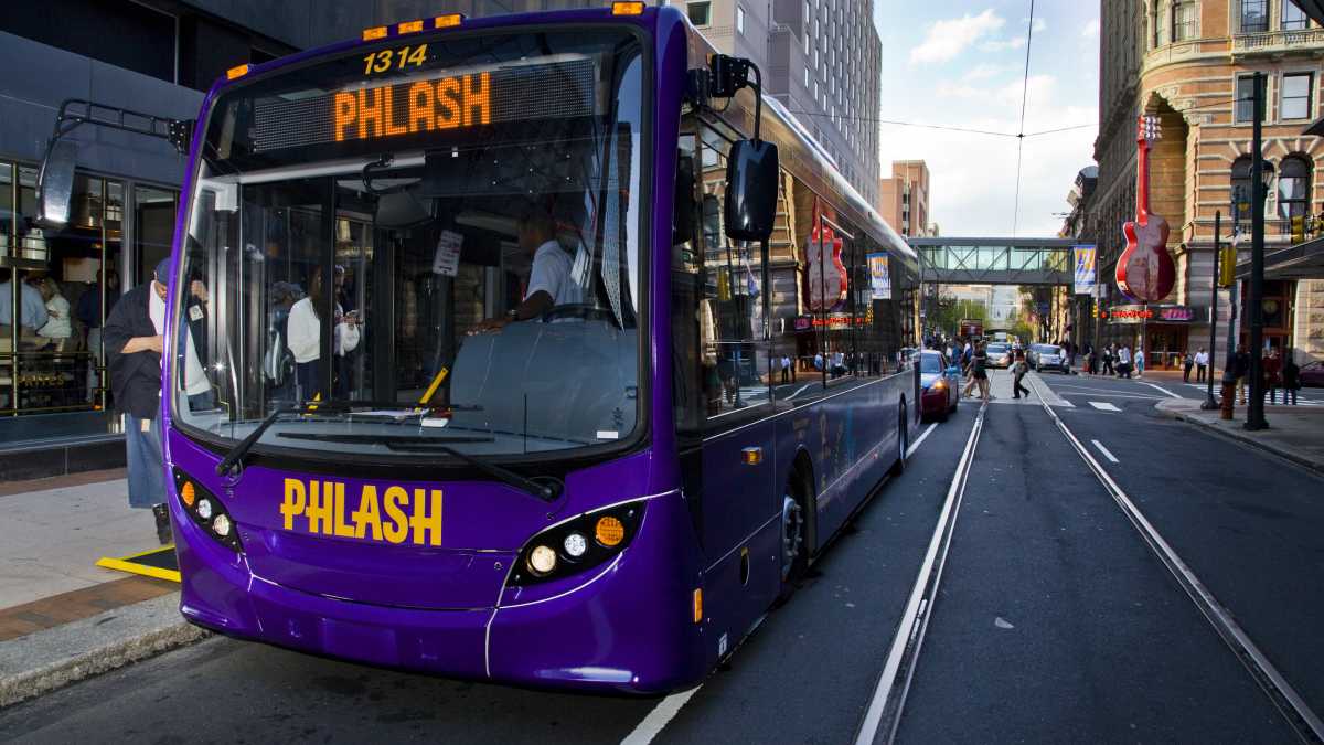 The Phlash bus makes stops at 20 Philadelphia attractions. (Tom MacDonald/WHYY)
