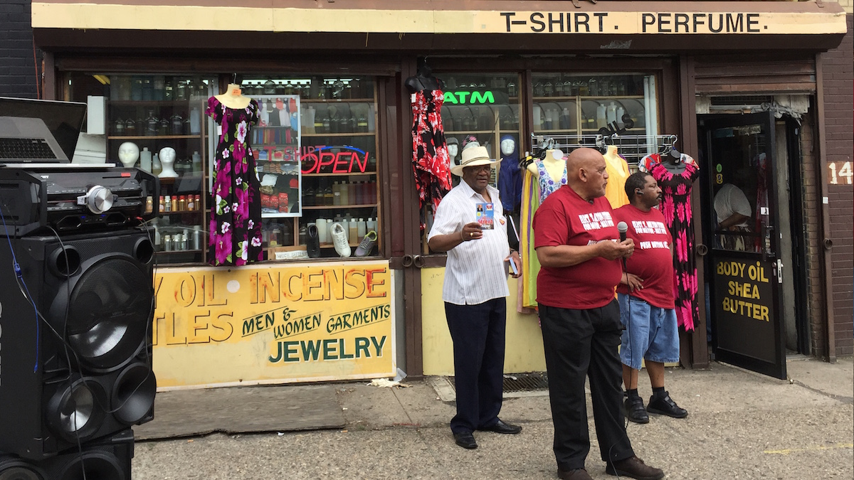  Longshot candidate T. Milton Street Sr. hit North Philly campaigning for votes earlier this week. (Tracie Van Auken/WHYY) 