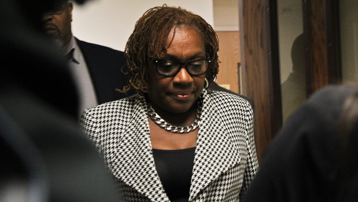  Pa. Sen. LeAnna Washington pleaded guilty to conflict of interest in court Thursday. She will serve five years probation and apologized in an emotional statement to the press. (Kimberly Paynter/WHYY) 