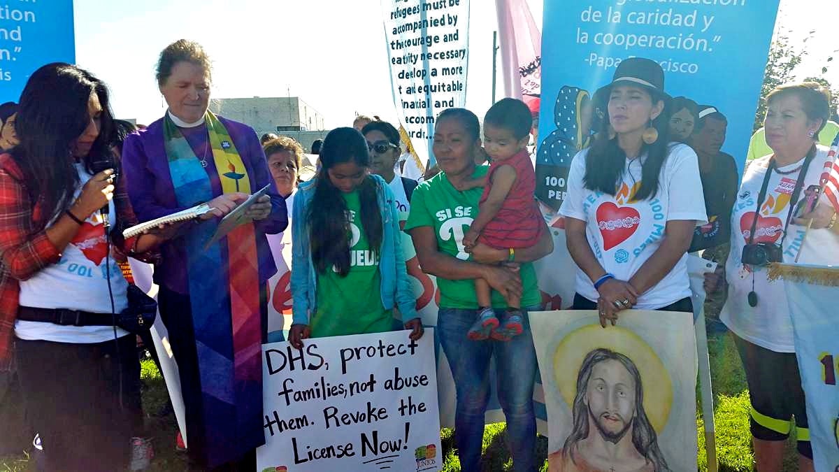 Protesters gather outside the Berks  Family Detention Center in September.(Laura Benshoff/WHYY)