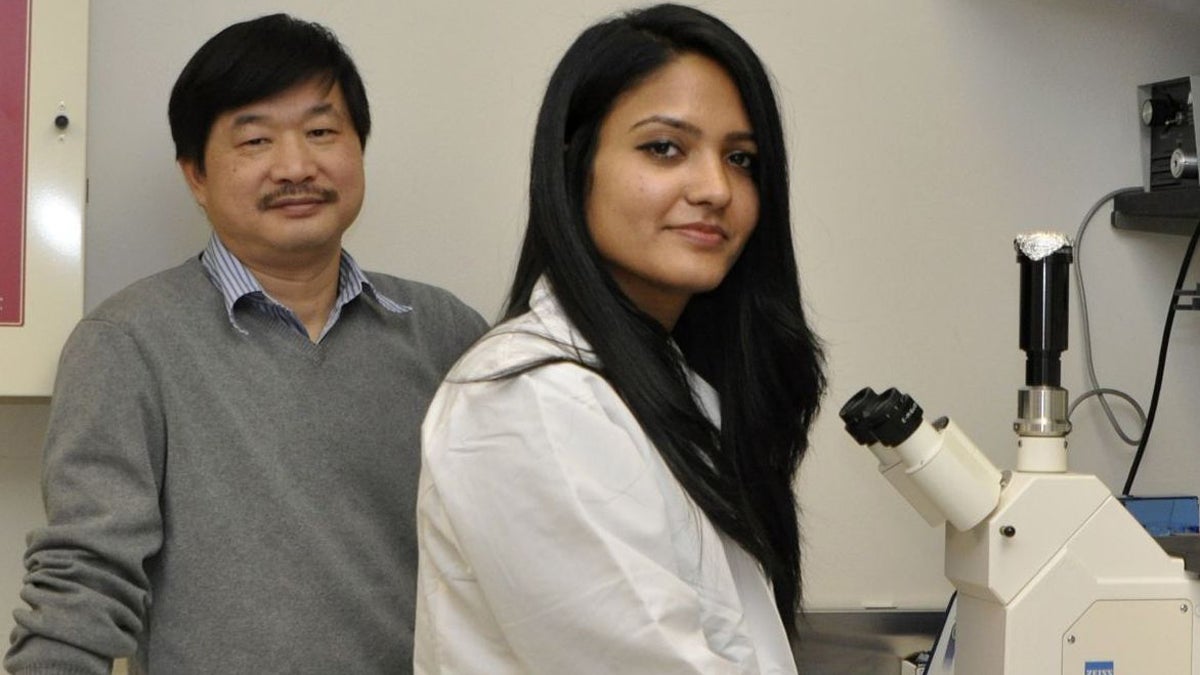 Monell molecular biologists Liquan Huang and Meera Vinjamuri (Photo courtesy of the Monell Center)