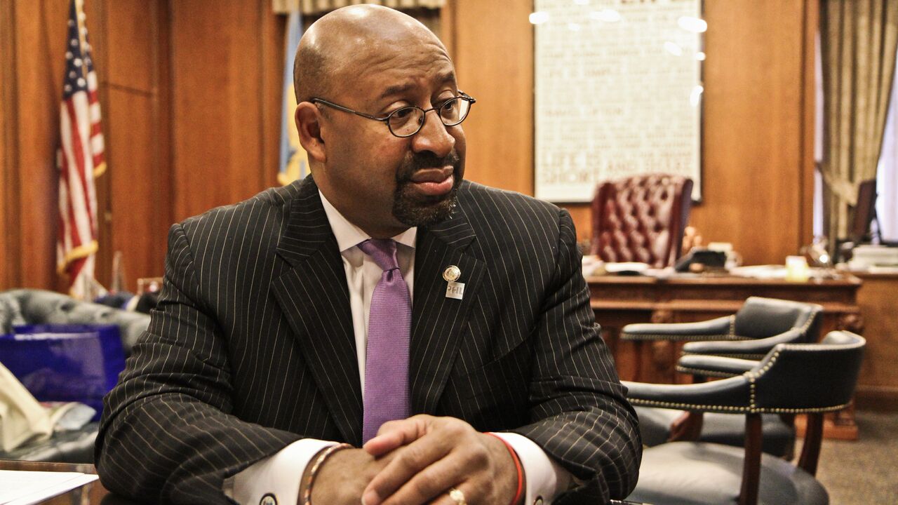  Outgoing Mayor Michael Nutter calls being mayor a 'roller coaster' but takes pride in what his administration has done in the last eight years (Kimberly Paynter/WHYY) 