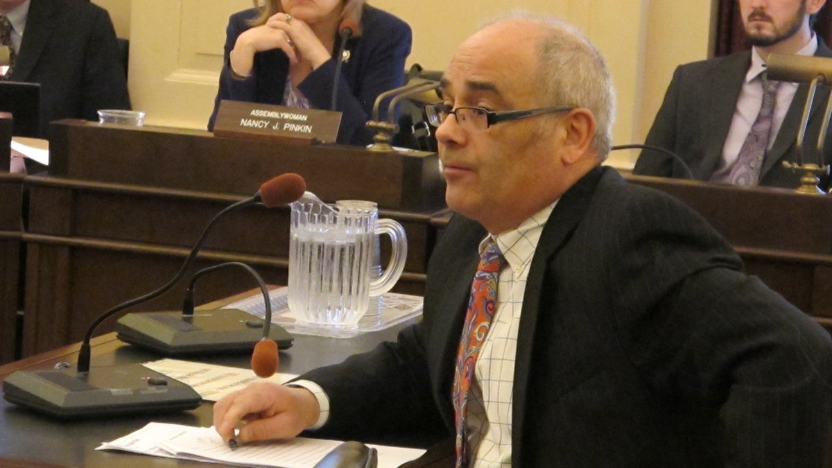  Assemblyman Reed Gusciora urges support for the legislation at Assembly Higher Education Committee hearing (Phil Gregory/WHYY) 