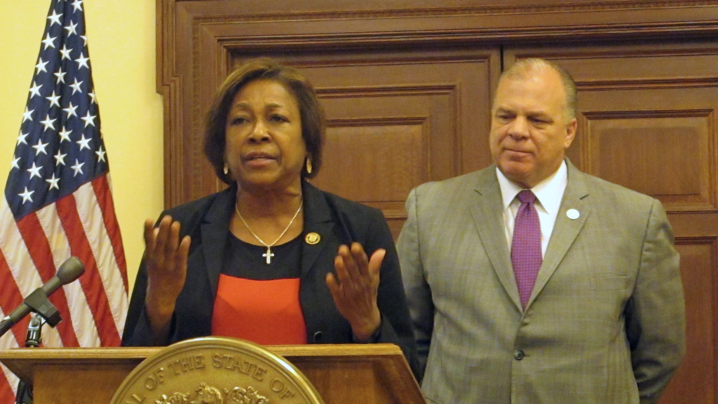 Senator Sandra Cunningham and Senate President Steve Sweeney say gradually increasing New Jersey’s minimum wage to $15 would help low-income workers and the state’s economy (Phil Gregory/WHYY)