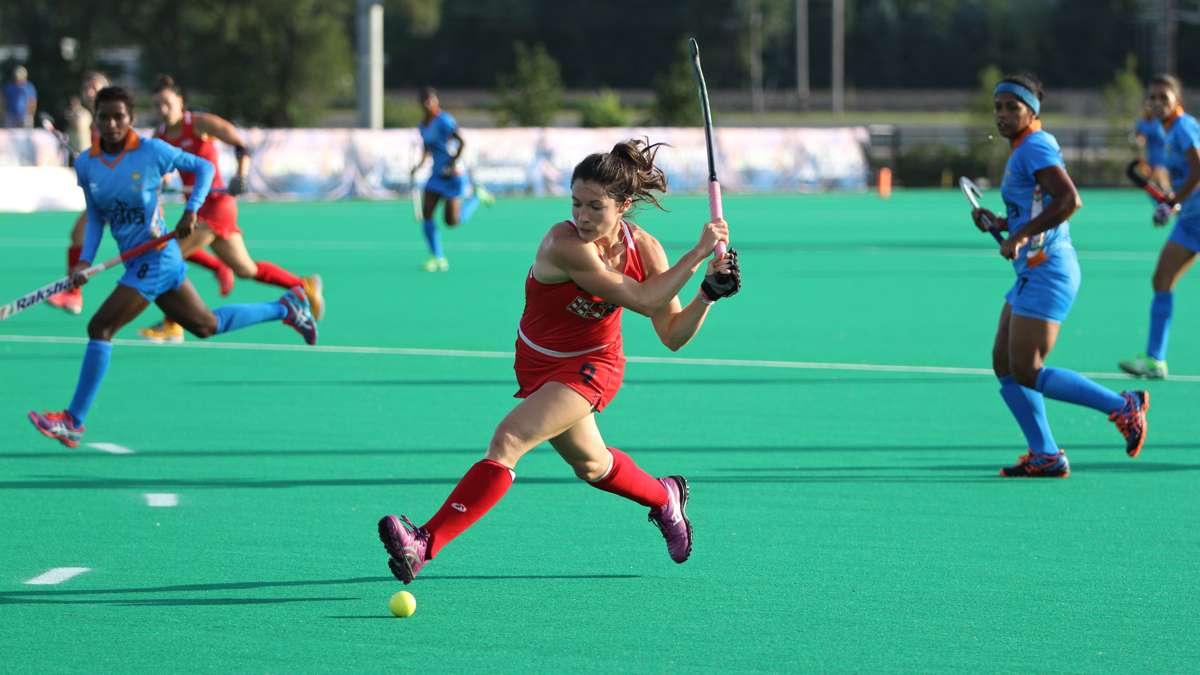 U.S.A. midfielder Michelle Vittese drives toward the goal during an exhibition game at Spooky Nook. (Emma Lee/WHYY)