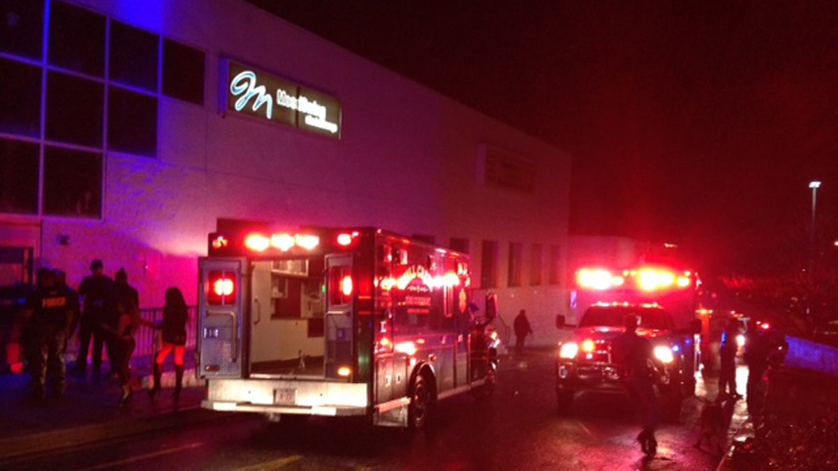  Police and emergency crews arrive on the scene of a shooting at a local nightclub in Delaware following a shooting that injured four (John Jankowsk/for NewsWorks) 