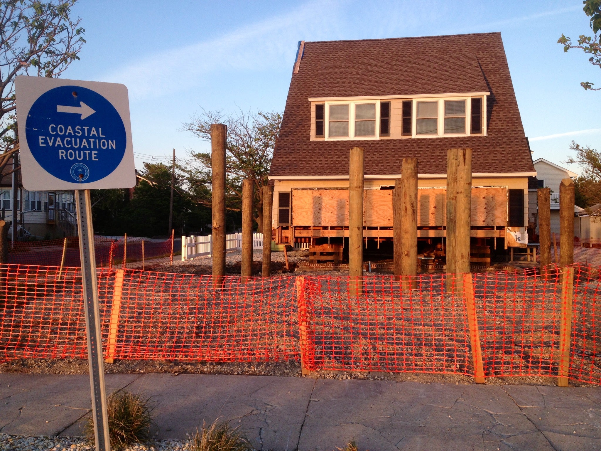 A Coastal Evacuation Route sign on Bayview Avenue in Seaside Park in June 2013. (Photo: Justin Auciello/JSHN) 