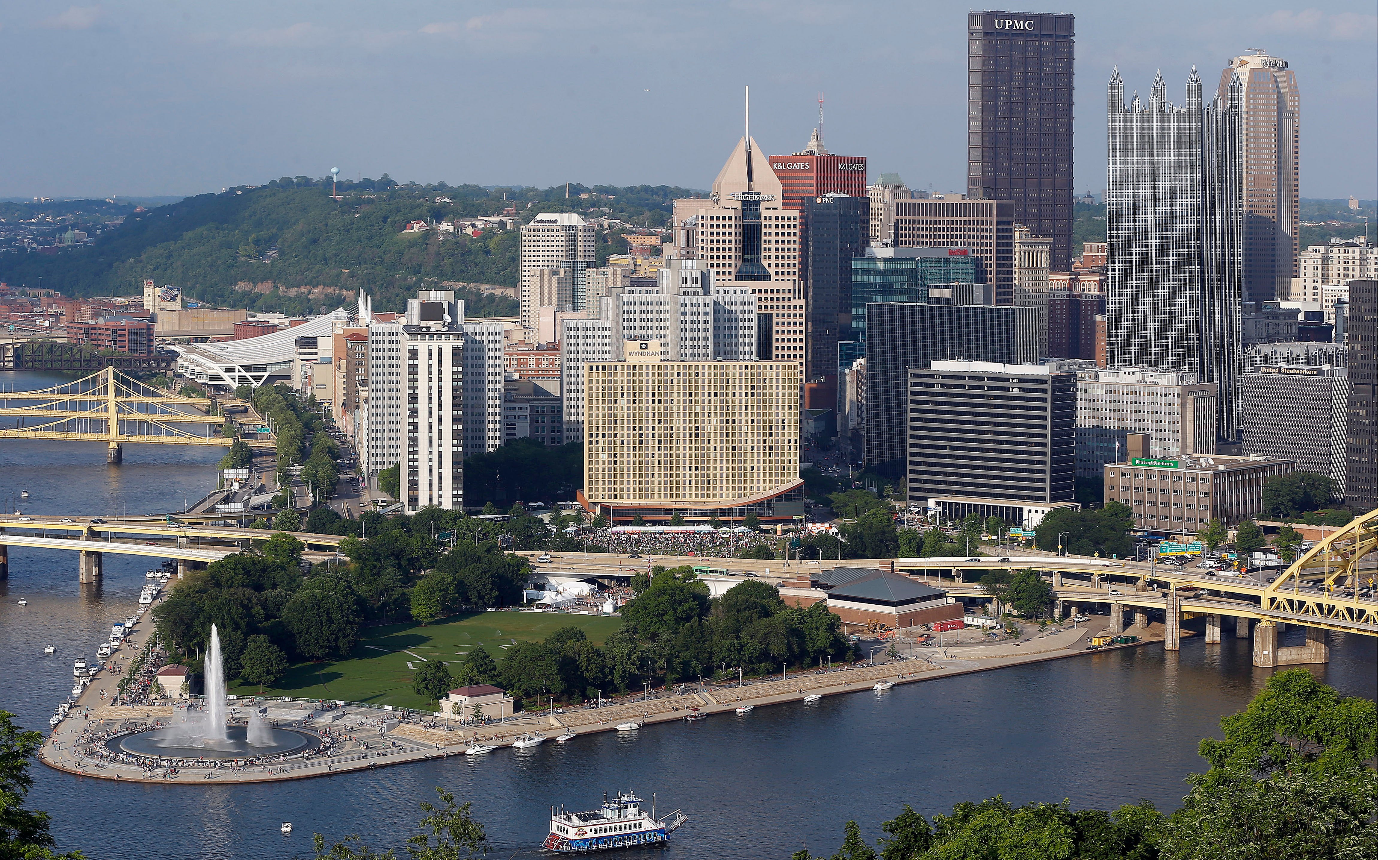  Point State Park in Pittsburgh (AP photo/Kieth Srakocic). 