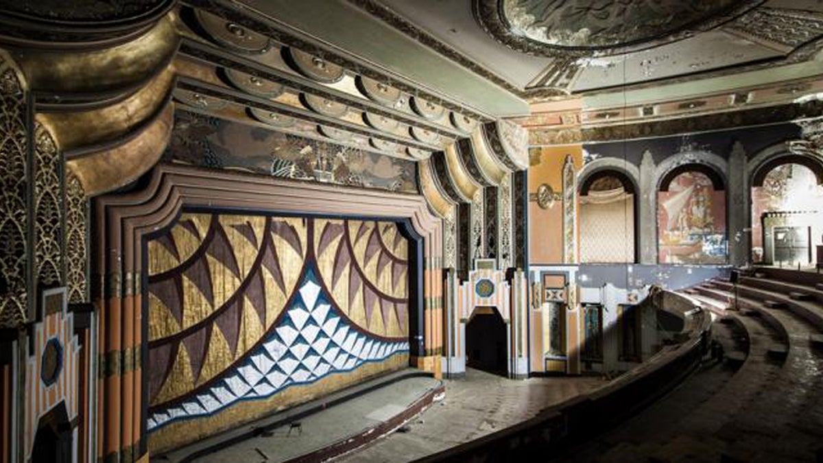  The interior of Boyd Theater (Image via Plan Philly/Jeremy Marshall) 