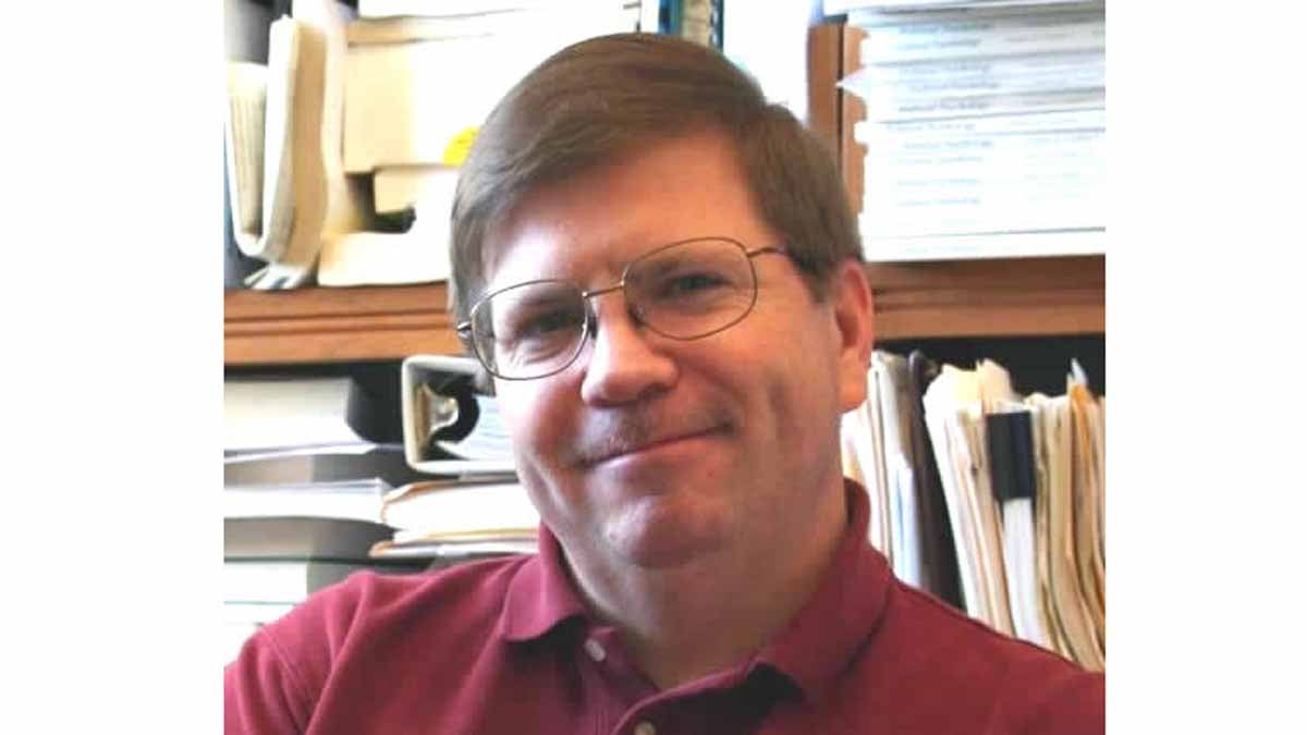  David Redlawsk, professor of political science at Rutgers University and director of the Eagleton Center for Public Interest Polling, makes a case for negative political campaigning.  