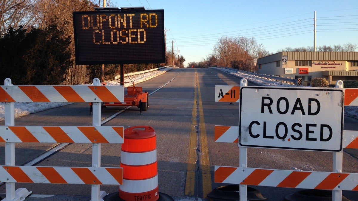  DelDOT closed this portion of DuPont Rd. in Elsmere after a large hole was discovered. (John Jankowksi/for NewsWorks) 