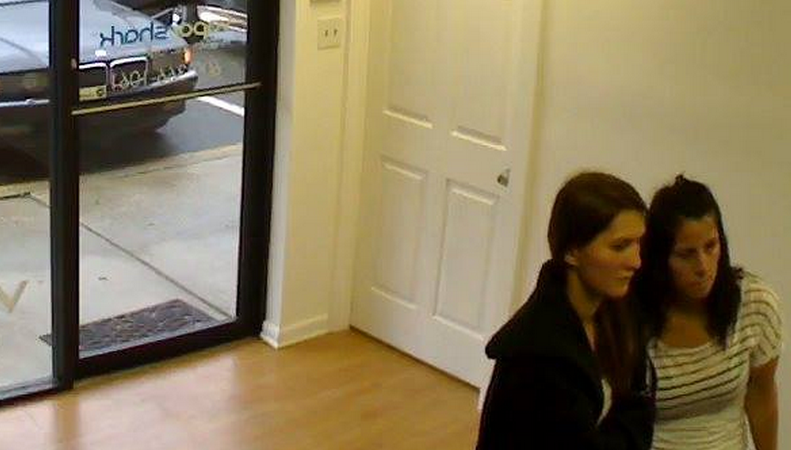 Police are seeking to identify these women. (Photo: Barnegat Police Department)  