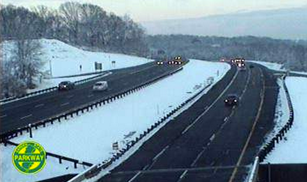  The view from center median of the Garden State Parkway at mile marker 115.9 south in Holmdel. (Image: 511nj.org)  