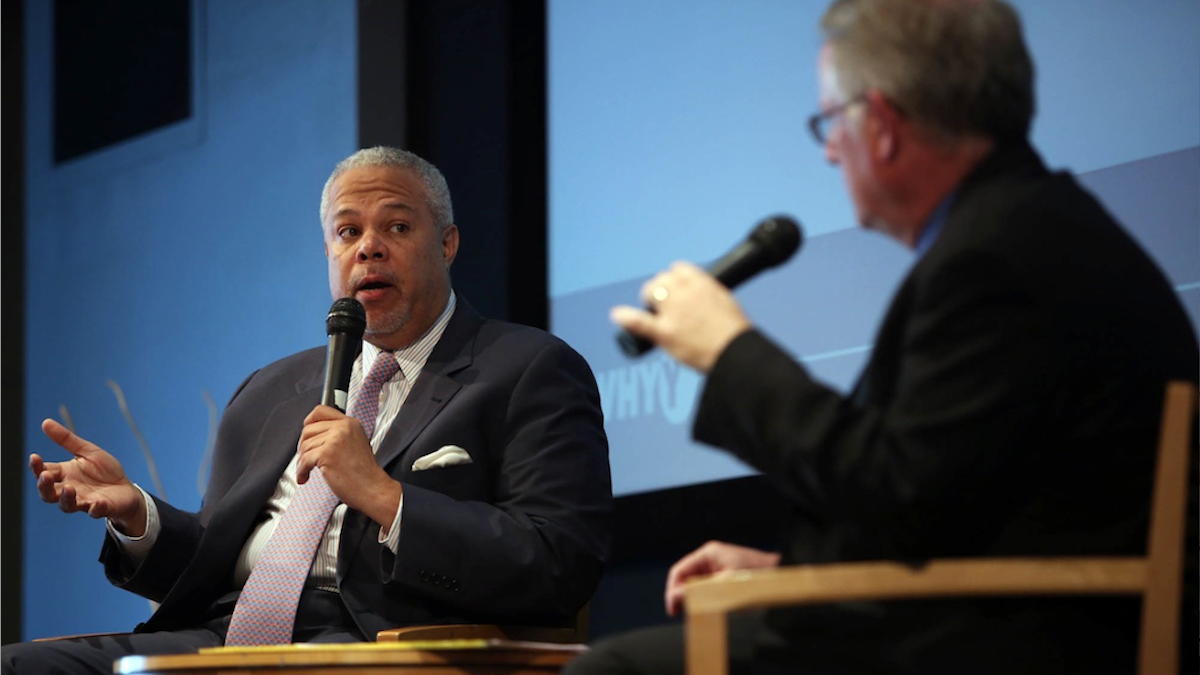  Mayoral candidate Anthony Hardy Williams speaks with WHYY's Chris Satullo during Wednesday morning's candidates forum. (Stephanie Aaronson/via The Next Mayor partnership) 