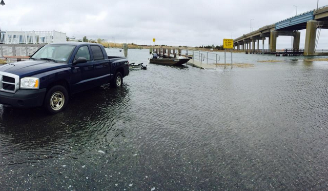  Minor tidal flooding Tuesday morning at the Sea Isle City boat ramp. (Photo: Ben Wurst) 