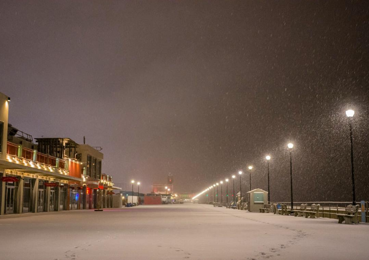 Snow blankets the Asbury Park boardwalk earlier this month. (Image: @geoffrey.parry as tagged #JSHN on Instagram)