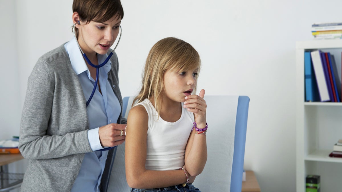  In children with asthma and other underlying breathing problems, enterovirus D68 can require hospitalization and even intensive critical care.(<a href=