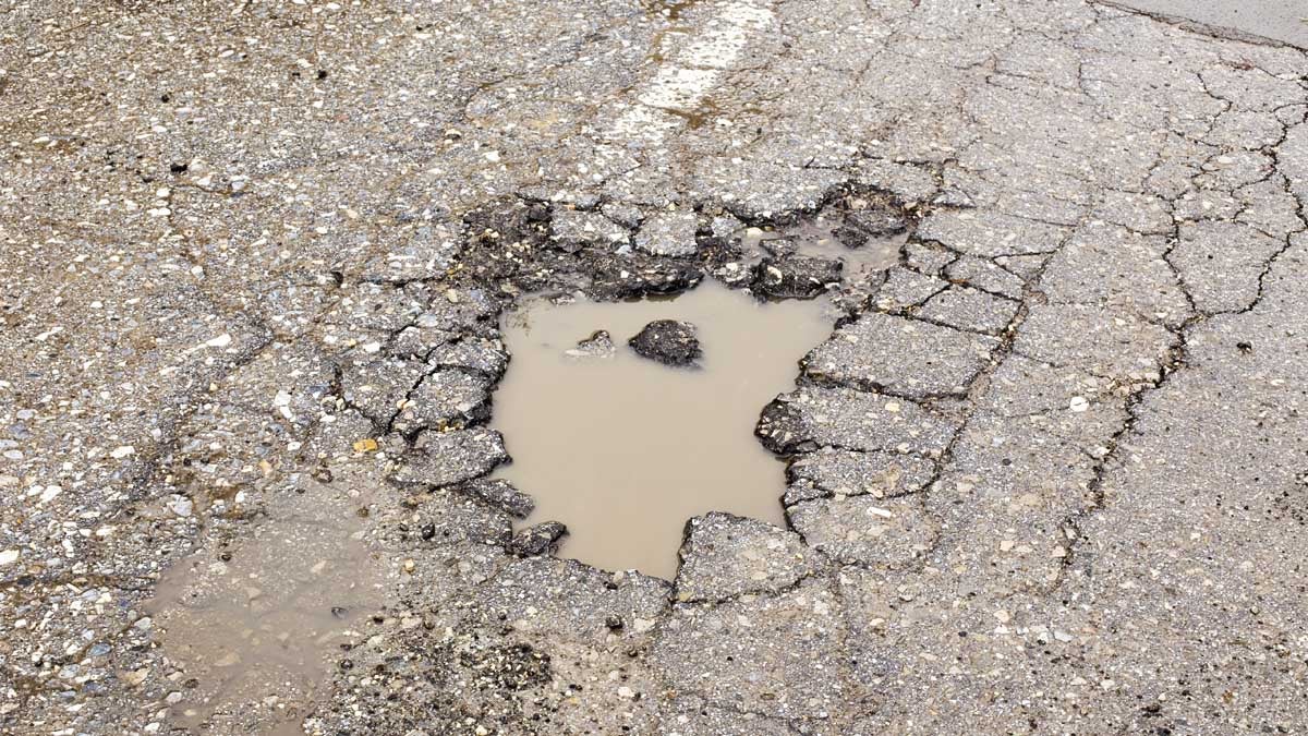  Potholes are expected to be plentiful in Philadelphia. Mayor Michael Nutter's budget plan includes an extra $4 million to cover the costs of a new coat of asphalt on about 85 miles of city streets. (<a href=