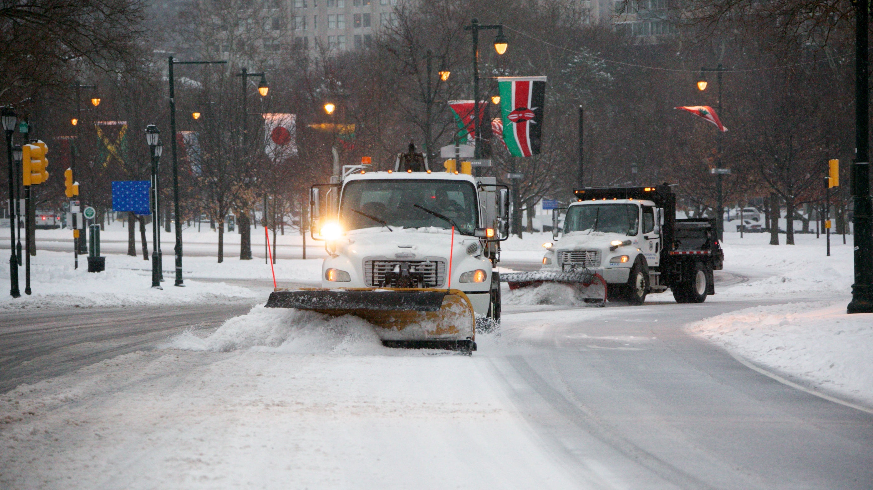  Plows clear Eakins Oval early in 2014. (NewsWorks file photo) 