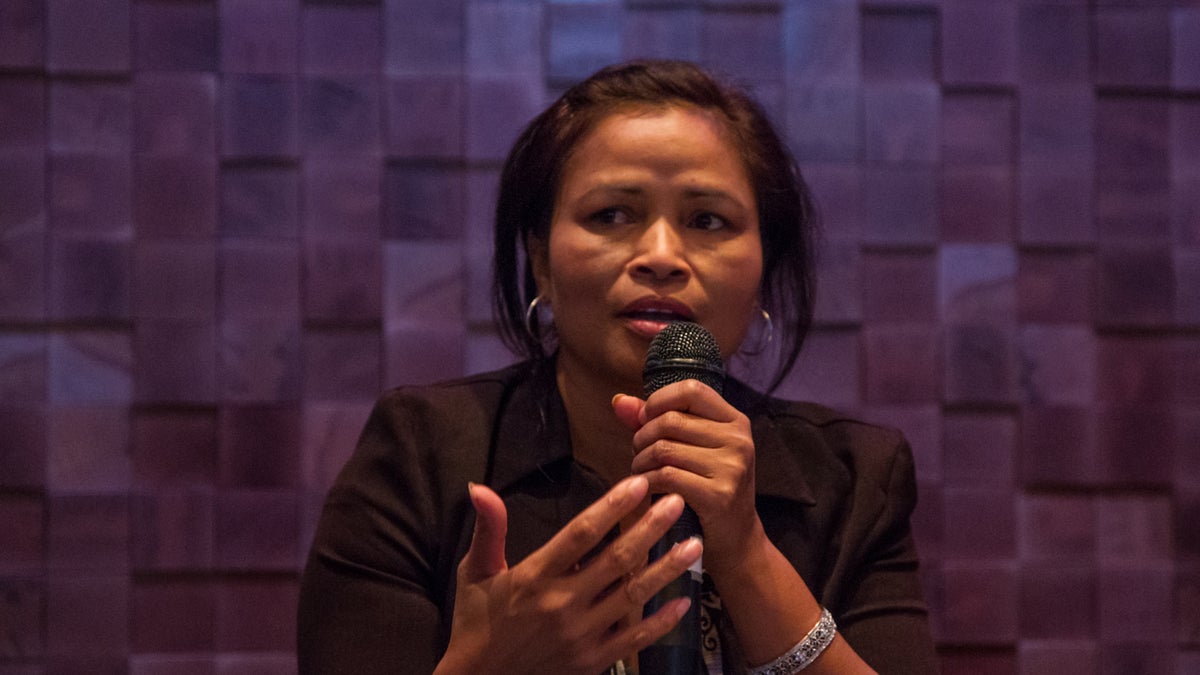 Sarorng Sorn is shown speaking at a public forum at WHYY in 2015. (Ifanyi Bell for NewsWorks)