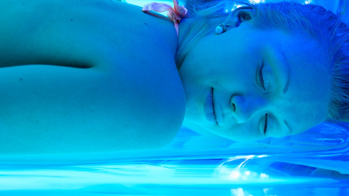  The Pennsylvania state Legislature has passed a measure to ban anyone under 16 from tanning salons, and 17-year-olds only with a parent's permission (<a href=