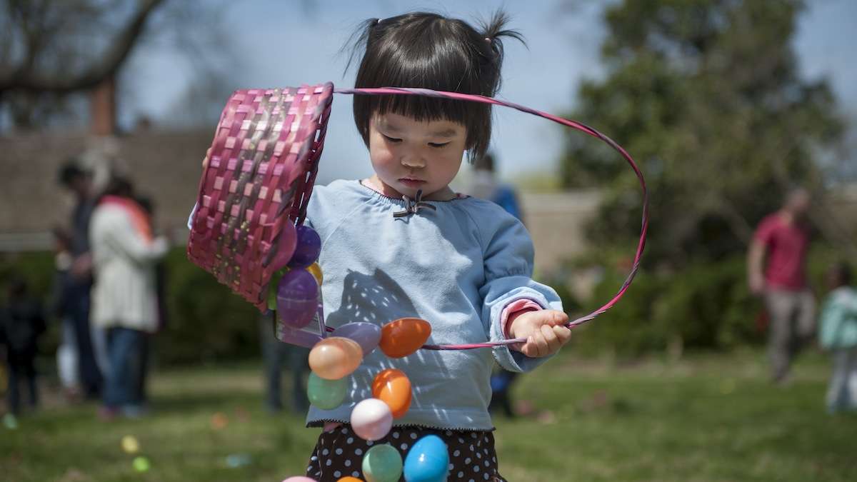 Head to the East Passyunk Easter Egg Hunt this weekend. (Tracie Van Auken/for NewsWorks, file) 