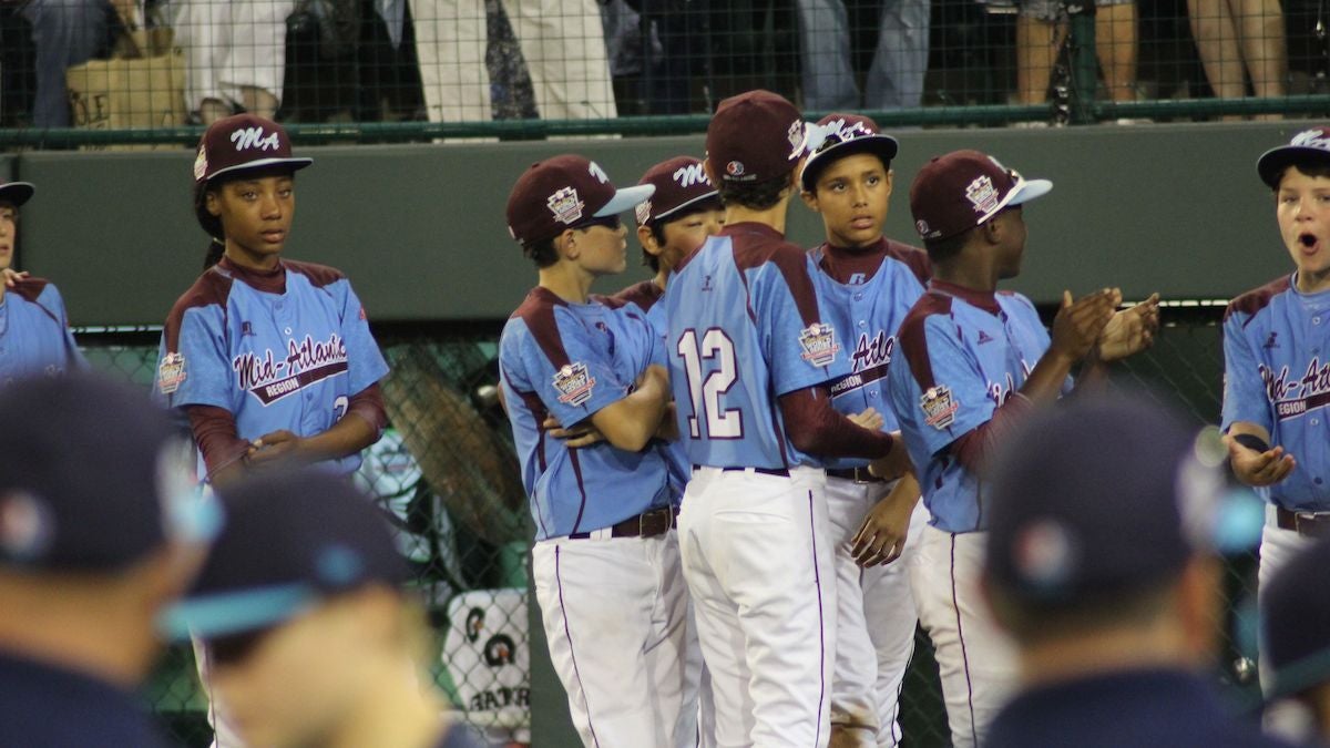 Mo'Ne Davis had a tough night on the mound as the Taney Dragons fell to Nevada, 8-1. They'll play again Thursday, against Chicago. (Kimberly Paynter/WHYY) 