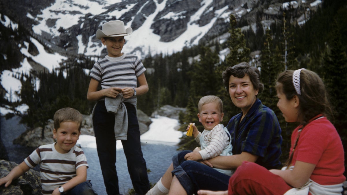 Vera Rubin at Rocky Mountain National Park with her children in 1961. From left to right: Karl, Dave, Allan, Vera, and Judy. Vera is 33. (Courtesy of Allan Rubin and the Rubin family)