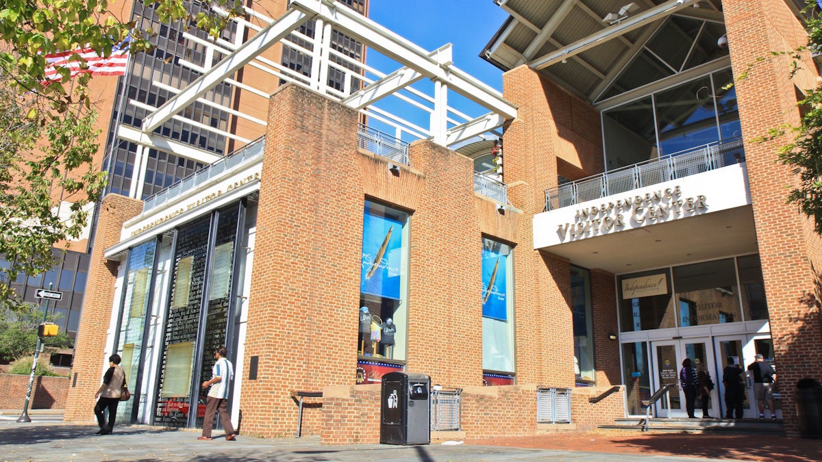  Tourists attempt to enter the Independence Visitor Center on Independence Mall, Tuesday morning in Philadelphia, Pa. (Kimberly Paynter/WHYY) 