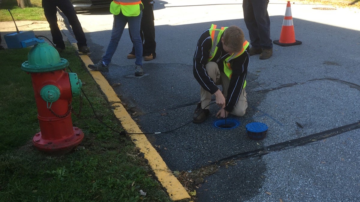  Adam Wier of Echologics demonstrates the new technology. (Zoe Read/WHYY) 