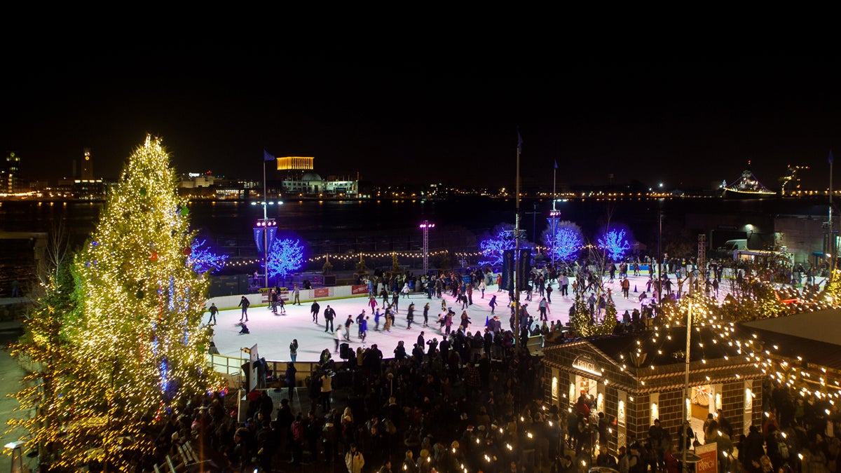 Winterfest 2015 kicked off at Penn's Landing with the opening of the RiverRink and food vendors along the Delaware River Waterfront. (Brad Larrison/for NewsWorks)