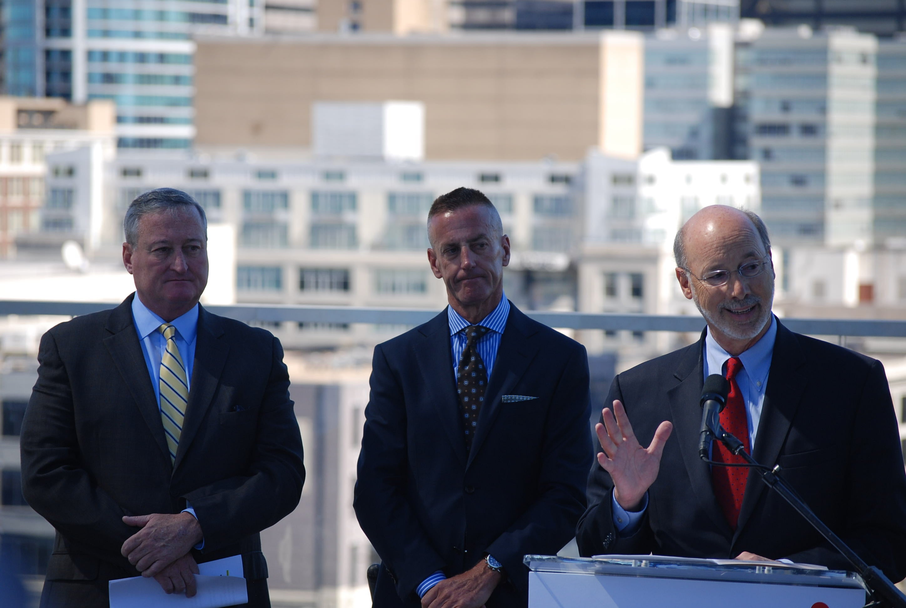 Announcing that Aramark Corp. will stay in Philadelphia are (from left)Mayor Jim Kenney
