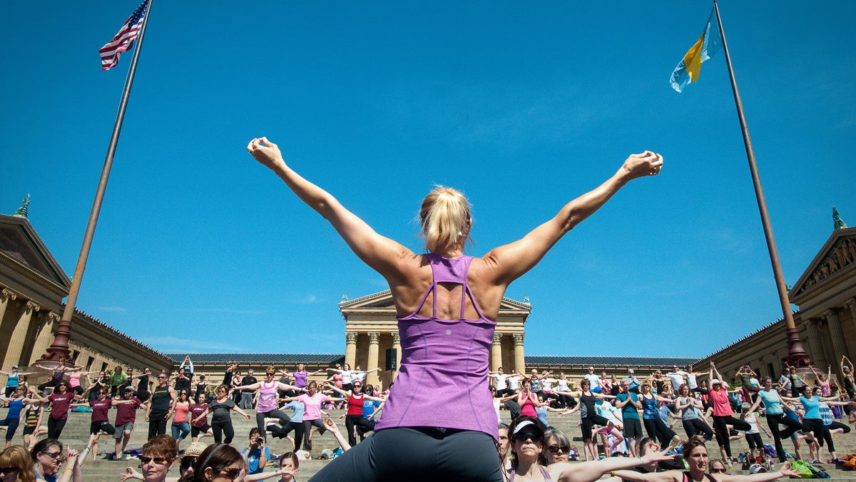 Jennifer Schelter leads Yoga on the Steps at the Philadelphia Museum of Art. (Photo by Beck Photography)