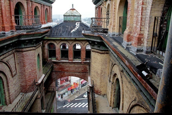 <p><p>The inner courtyard of the Divine Lorraine Hotel. (Emma Lee/for NewsWorks)</p></p>
